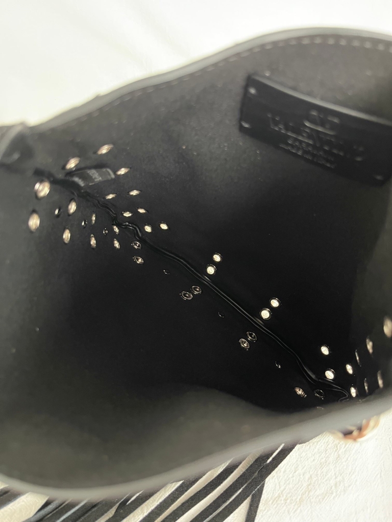 Va1e*ntin0 satchel bag